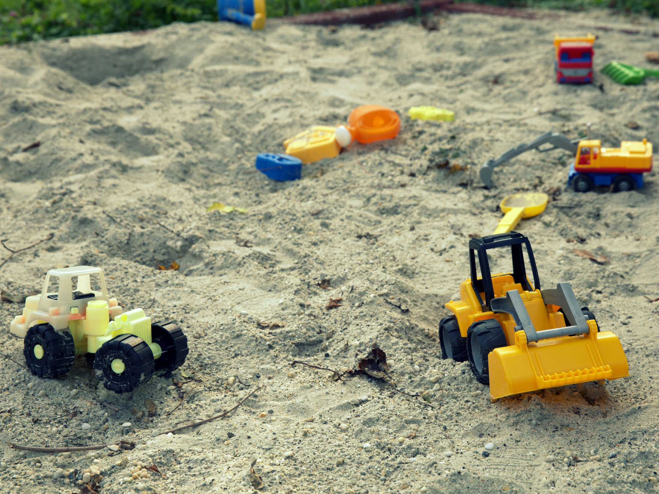 Sandspielzeug im Sandkasten